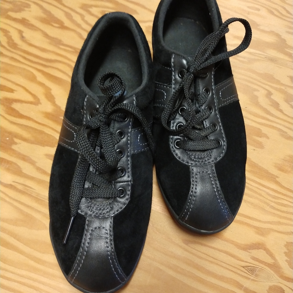 Easy Spirit Sneakers
